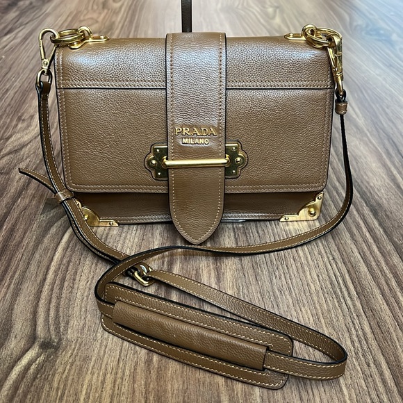 A218 - ๐ฏ % authentic Prada Cahier shoulder/crossbody bag - Picture 2 of 16